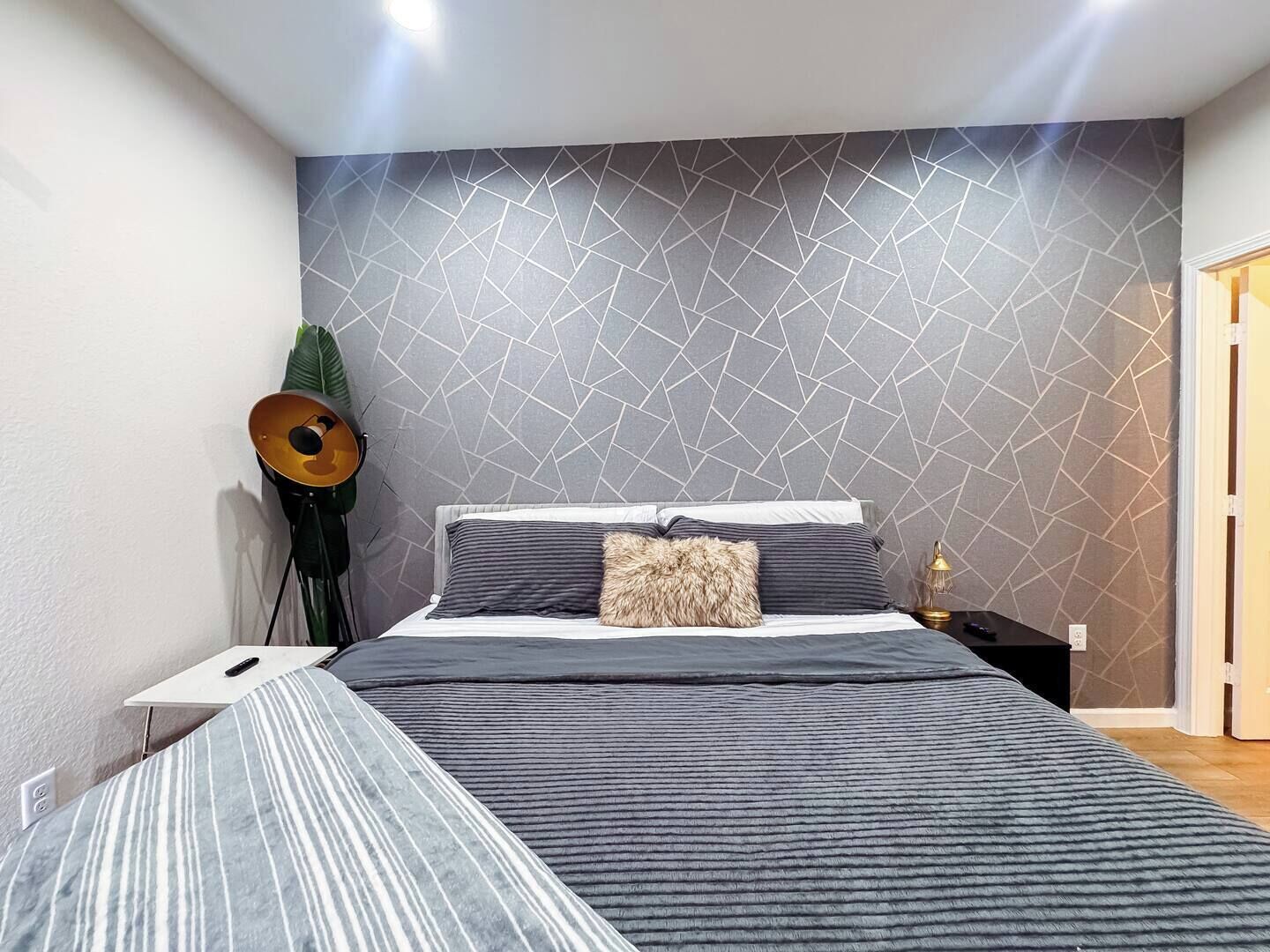 3 bedrooms, desk, iron/ironing board, free WiFi