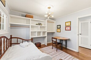 3 bedrooms, desk, iron/ironing board, travel cot