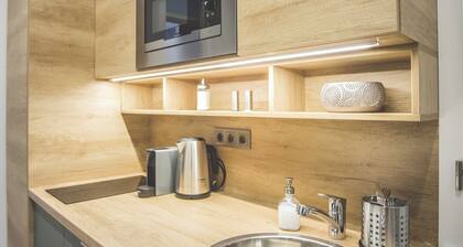 History, steps from Budapest Ruin Bars and streetfood,Charming 1-bedroom studio