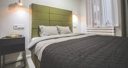 History, steps from Budapest Ruin Bars and streetfood,Charming 1-bedroom studio