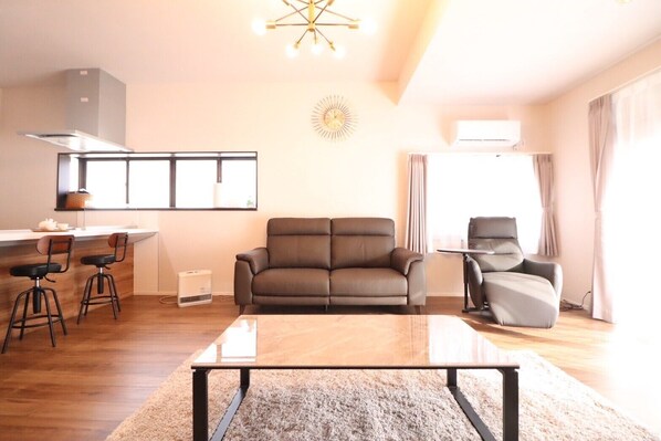 Basic House, Patio | Living area - decopinhouse (Hanamaki)