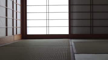 Basic House, Patio | Free WiFi