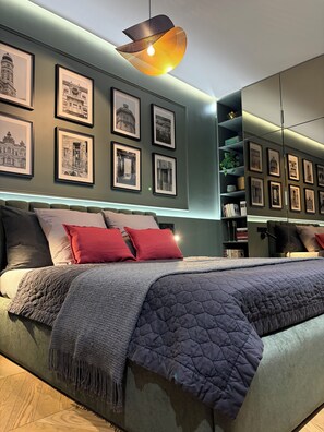 2 bedrooms, iron/ironing board, travel cot, WiFi