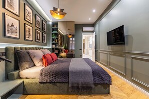 2 bedrooms, iron/ironing board, travel cot, WiFi