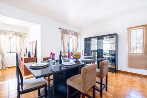 Villa | Restauranger