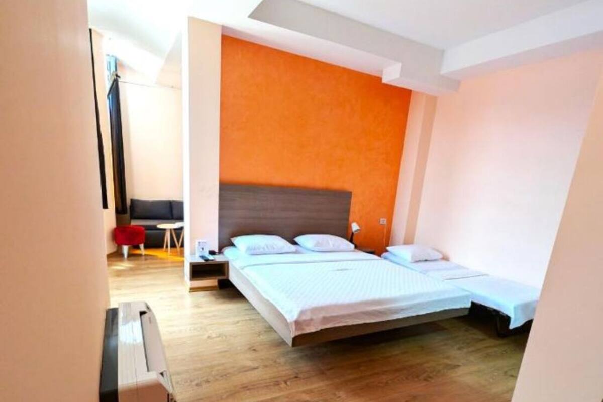 Rom – deluxe, 1 soverom | Allergitestet sengetøy, dundyner, memory foam-senger og skrivebord
