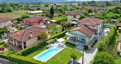 Villa with Pool near Sea, A/C, Garden