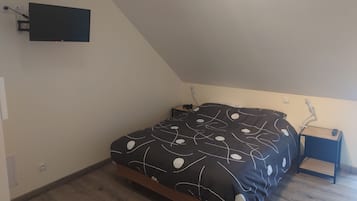 4 quartos, berço de viagem, Wi-Fi de cortesia, roupa de cama