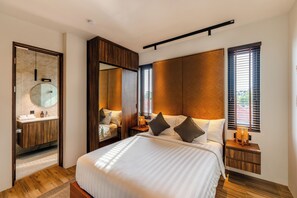 2 bedrooms, memory-foam beds, desk, free WiFi