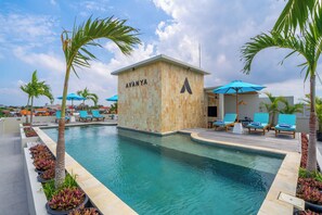 Outdoor pool - Avanya Luxury Apartments by Pertama Stay (Seminyak)