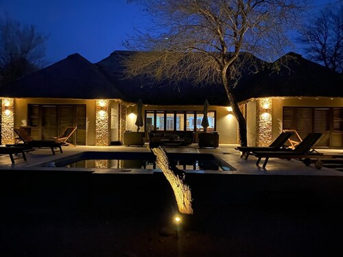 Luvivane Luxury Villa in Marloth Park, close to the Kruger national Park