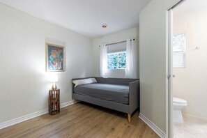 2 habitaciones, tabla de planchar con plancha y wifi gratis