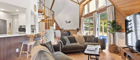 Smart TV, fireplace, computer monitors