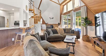 Hikari Haven Dome - Hot Tub, BBQ, Planetarium, Loft, Yosemite!