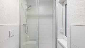 淋浴设施、毛巾