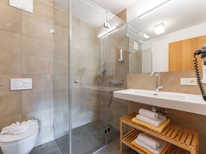 Douche, sĂšche-cheveux