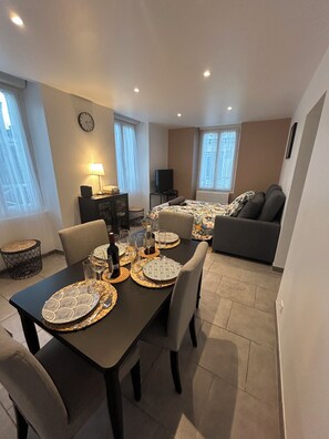 Interior - Cosy, chic Pauillac apartment in the center of town (Pauillac)