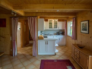 ثلاجة، غسالة أطباق، مستلزمات طهي/أطباق/أوعية