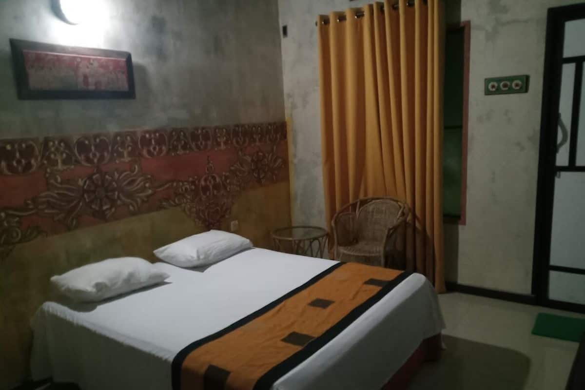 Quarto casal ou duplo conforto, varanda, vista para o jardim | Roupas de cama antialérgicas, ferros/tábuas de passar roupa