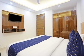 Deluxe Double Room, Balcony, City View | Laptop workspace, soundproofing, free WiFi