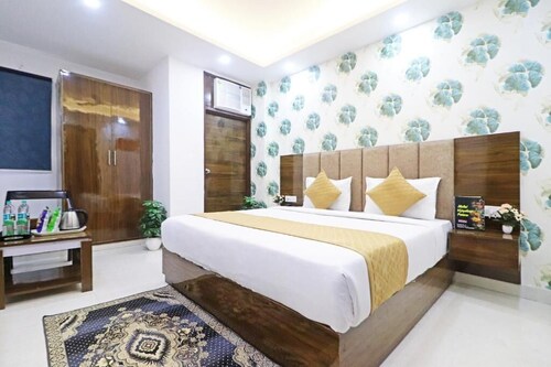 Hotel Vijaydeep Place Near Delhi Airport