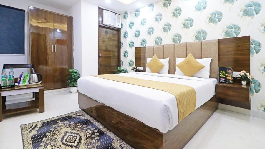 Hotel Vijaydeep Place Near Delhi Airport