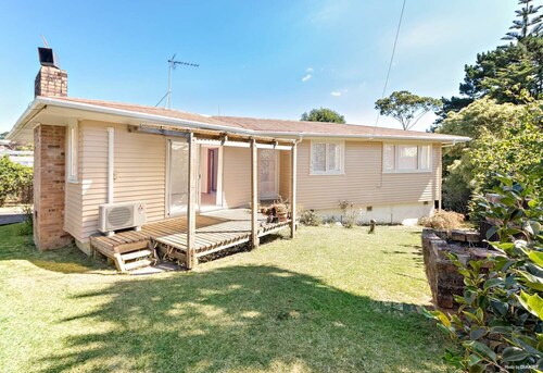 Pet-friendly beach bolt hole