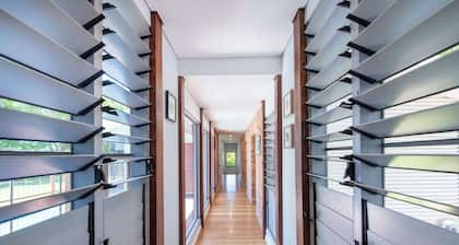 Glenabbey - Lap & Plunge Pool, Close to Zoo