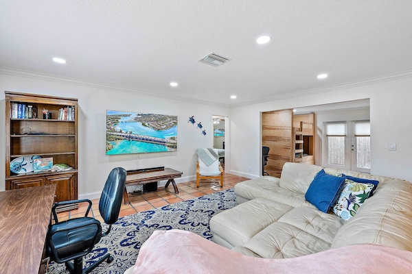 Lake Worth Beach | 3BR | 2BA | Small Step to Enter | 1,700 Sq Ft