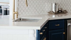 ماكينة لصنع القهوة/الشاي، ثلاجة، ميكروويف، فرن