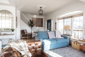 TV, stereo, offices - Marina and Main - In Ground Pool and Games Room (Prince Edward)