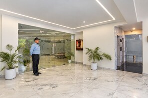 Ảnh chưa phân loại, 5 trong số 64 ảnh, nút