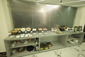 Buffet breakfast for a fee on weekends