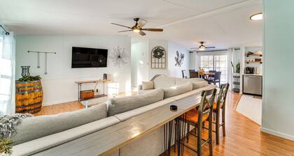 Half-Mi to Lakemont Park: Family-Friendly Home!