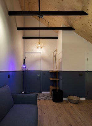 Deluxe-Doppelzimmer, Balkon, Gartenblick | Schallisolierte Zimmer, Bügeleisen/Bügelbrett, kostenloses WLAN