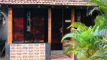 Standard Double Room, Patio, Lake View | Desk, free WiFi