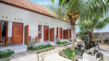 Vista frontal de la propiedad