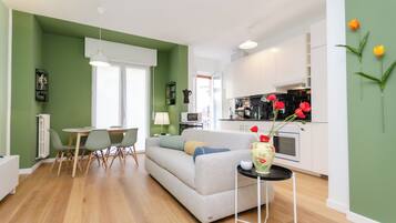 Apartemen, balkon, pemandangan kota | Area keluarga | Smart TV