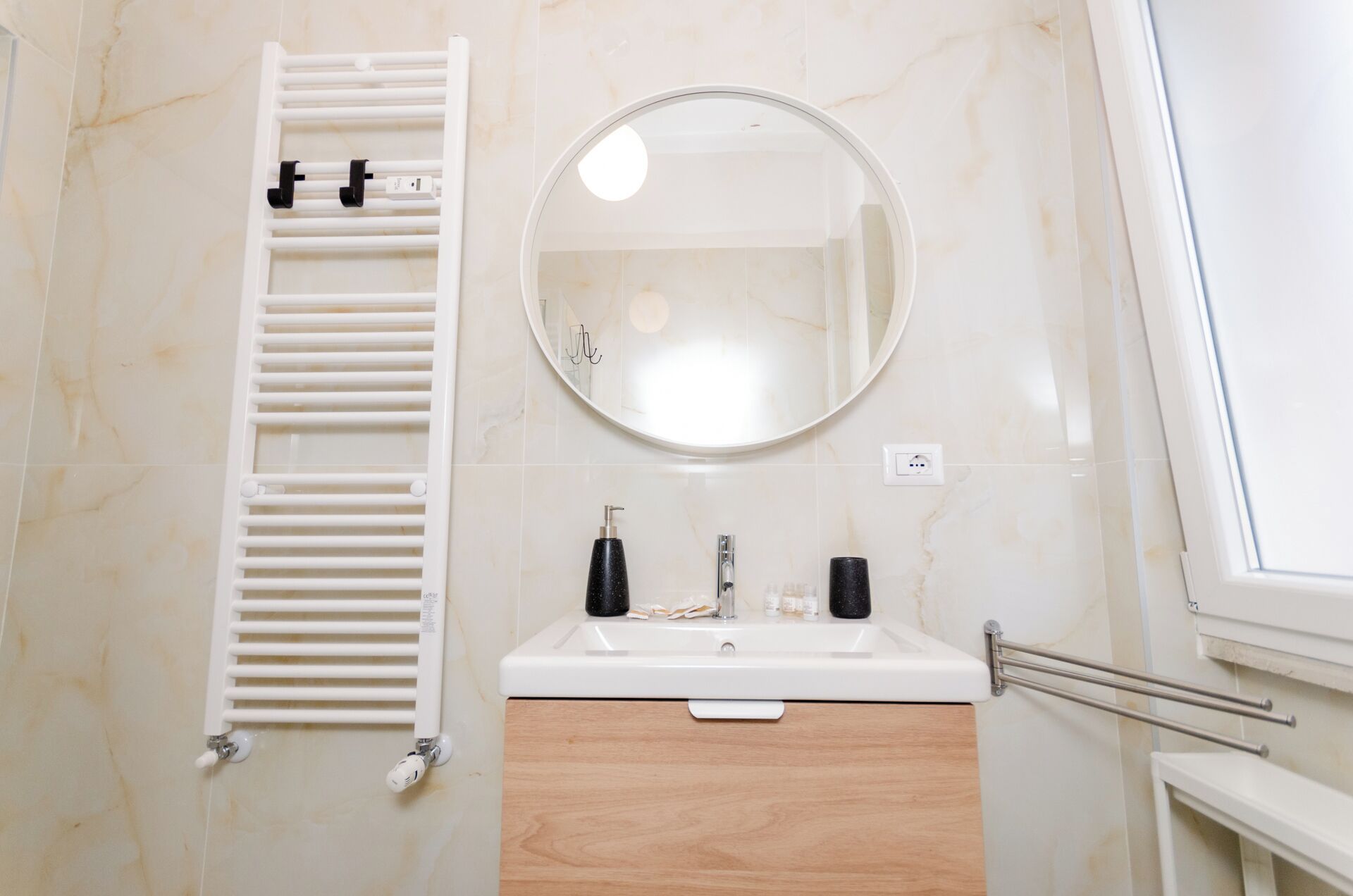 公寓, 露台, 城市景 | 浴室 | 淋浴設備、免費梳洗用品、風筒、提供毛巾