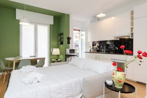 Apartment, Balcony, City View | Living area | Smart TV - VivimiHome - Fiordalisi Home (Milan)