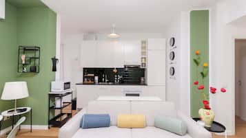Apartment, Balcony, City View | Living area