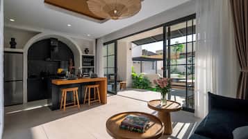 2 Schlafzimmer, hochwertige Bettwaren, Schreibtisch