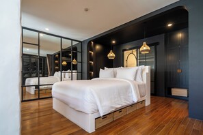 Premium bedding, desk, laptop workspace, free WiFi