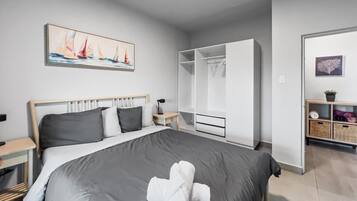 1 habitación, escritorio, tabla de planchar con plancha y wifi gratis