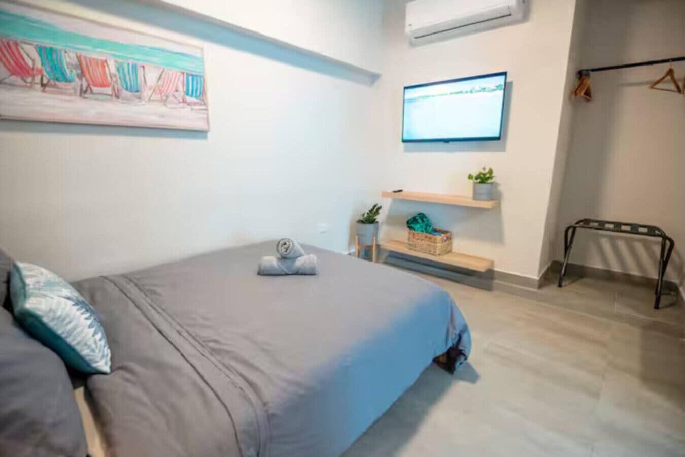 Desk, iron/ironing board, free WiFi, bed sheets