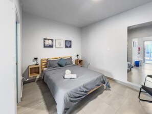 1 bedroom, desk, iron/ironing board, free WiFi