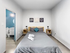 1 bedroom, desk, iron/ironing board, free WiFi