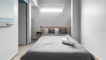 1 habitación, escritorio, tabla de planchar con plancha y wifi gratis