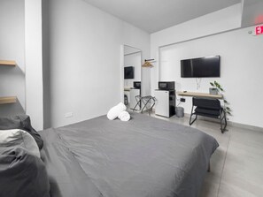 1 bedroom, desk, iron/ironing board, free WiFi