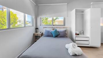 1 habitación, escritorio, tabla de planchar con plancha y wifi gratis